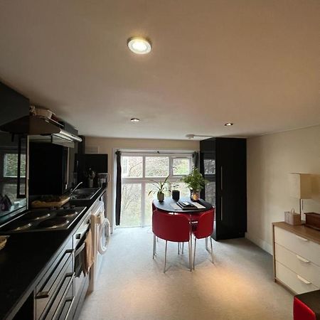 Comfy Apartment - Finchley Road Лондон Екстериор снимка