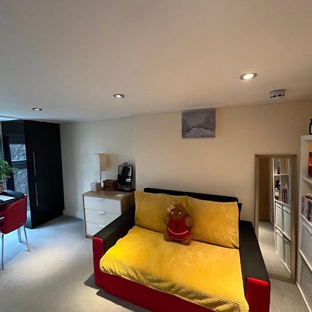 Comfy Apartment - Finchley Road Лондон Екстериор снимка