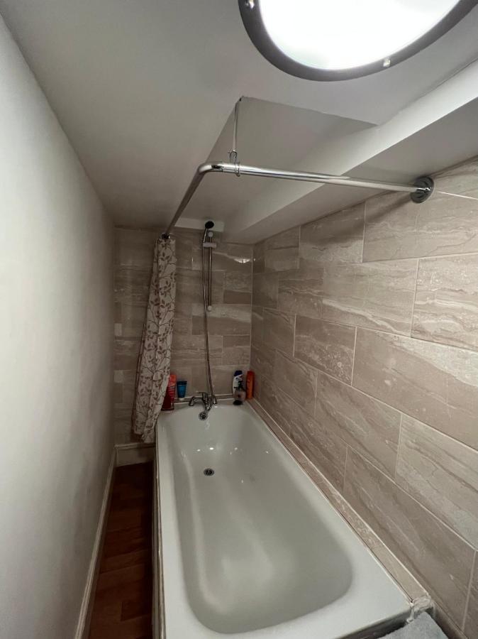 Comfy Apartment - Finchley Road Лондон Екстериор снимка